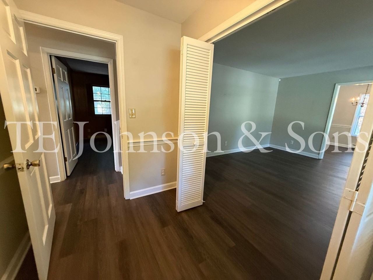 2722 Winslow Ln - Photo 3 of 50