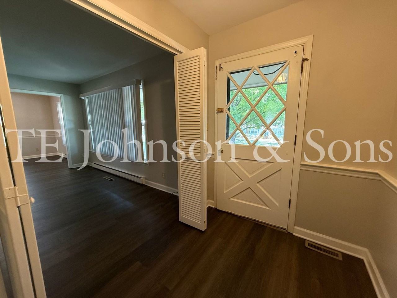 2722 Winslow Ln - Photo 4 of 50
