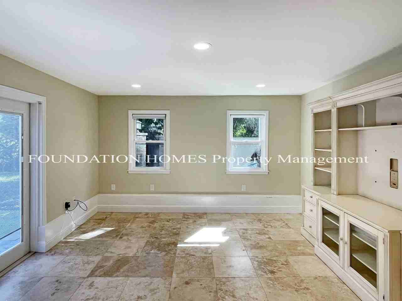 216 San Ramon Way - Photo 4 of 18