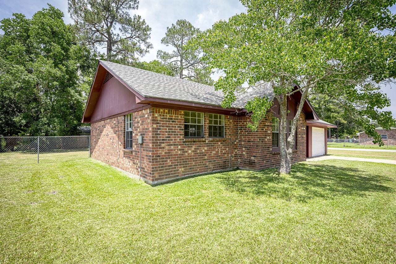 1520 Kingfisher Dr - Photo 4 of 40