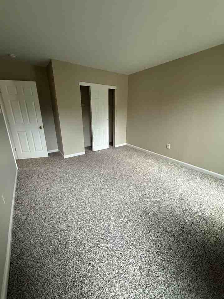 94 Palace Ct - Photo 7 of 15