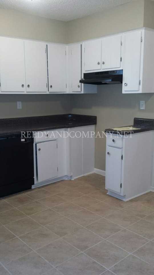 4032 Haliburton St - Photo 5 of 16