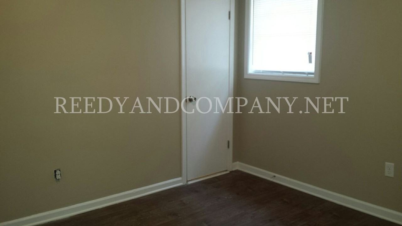 4032 Haliburton St - Photo 6 of 16