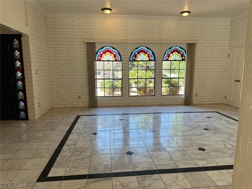 2840 Augusta Dr - Photo 3 of 37