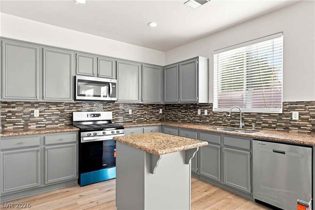 6651 Majestic Pearl Pl #0 - Photo 5 of 37