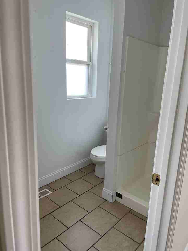 1413 S Walnut St - Photo 6 of 17