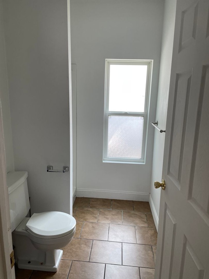 1413 S Walnut St - Photo 7 of 17
