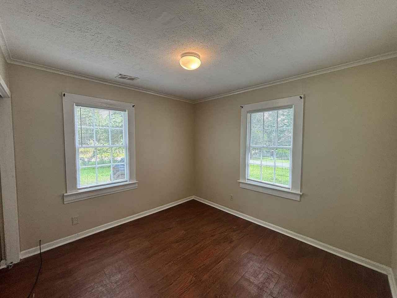 7 Newberry Dr - Photo 2 of 28