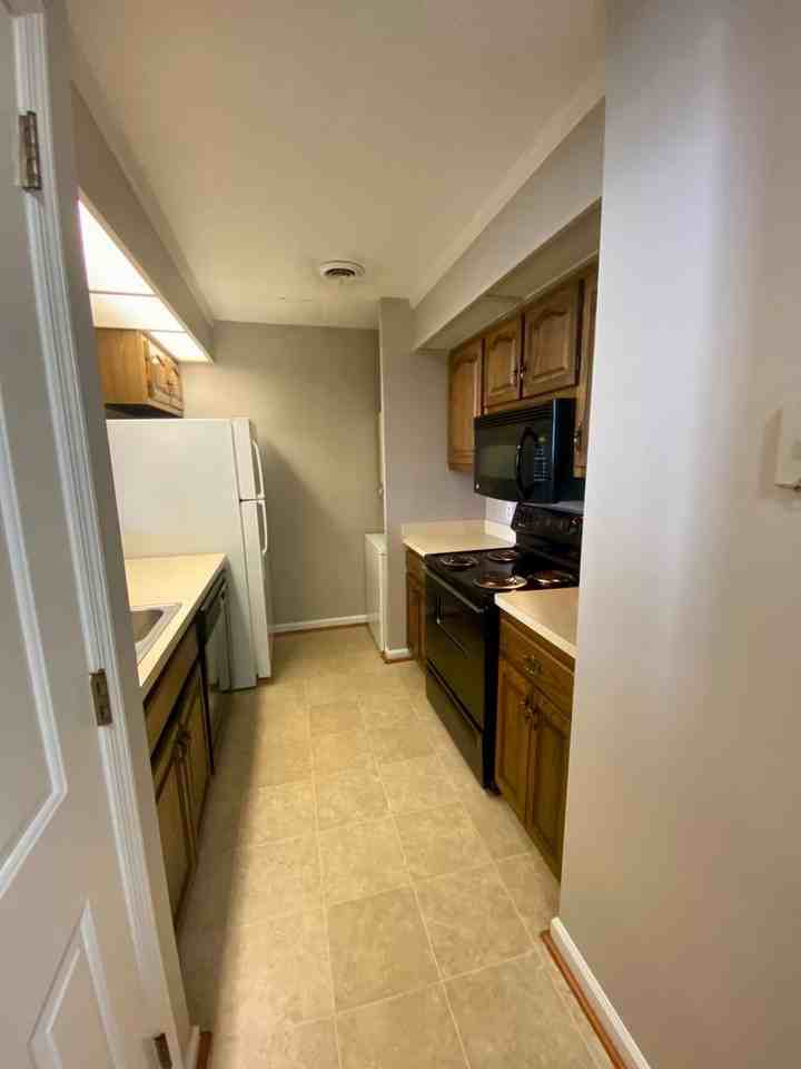 219 Village Cir W - Photo 3 of 14