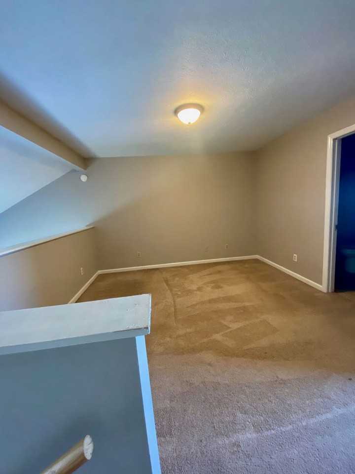219 Village Cir W - Photo 7 of 14