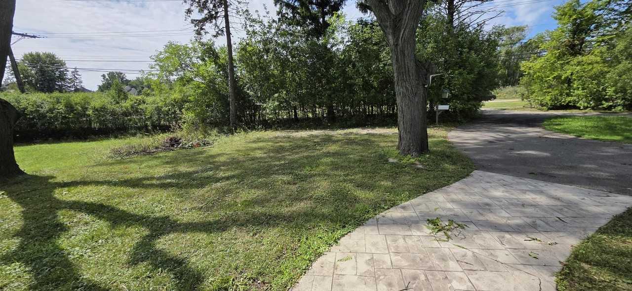 5335 Orchard Lake Rd - Photo 2 of 27