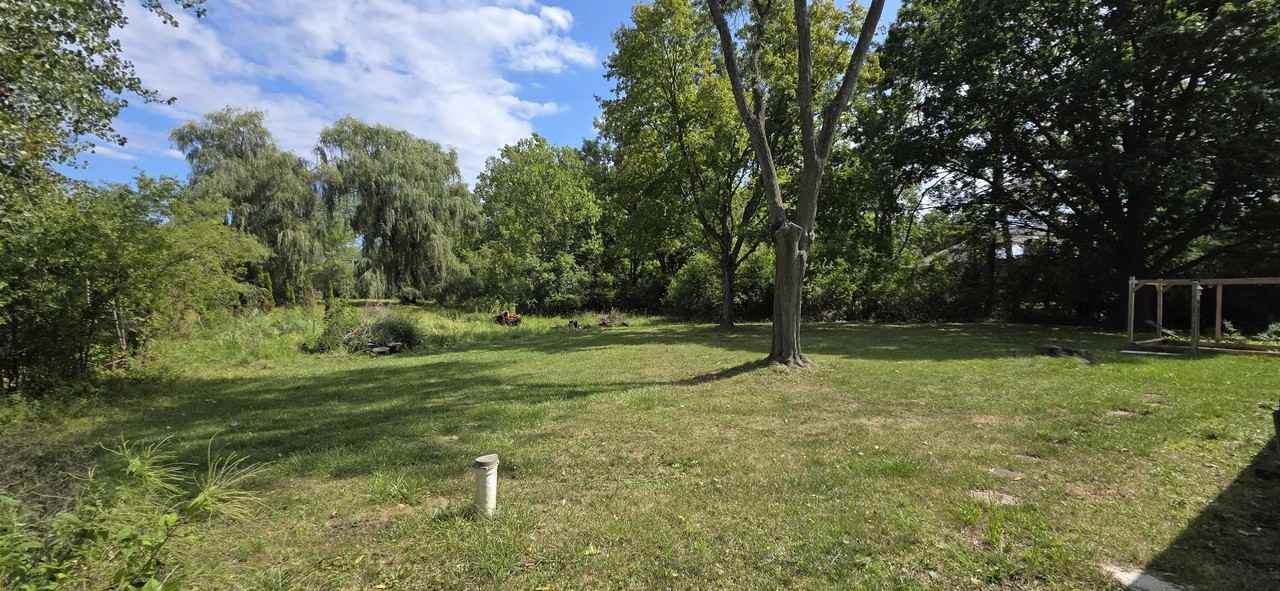5335 Orchard Lake Rd - Photo 3 of 27