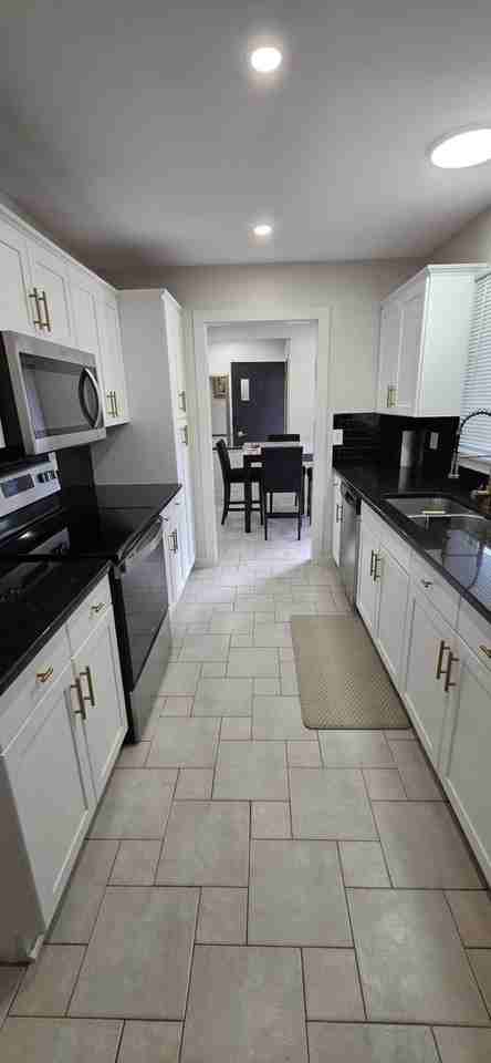 5335 Orchard Lake Rd - Photo 7 of 27