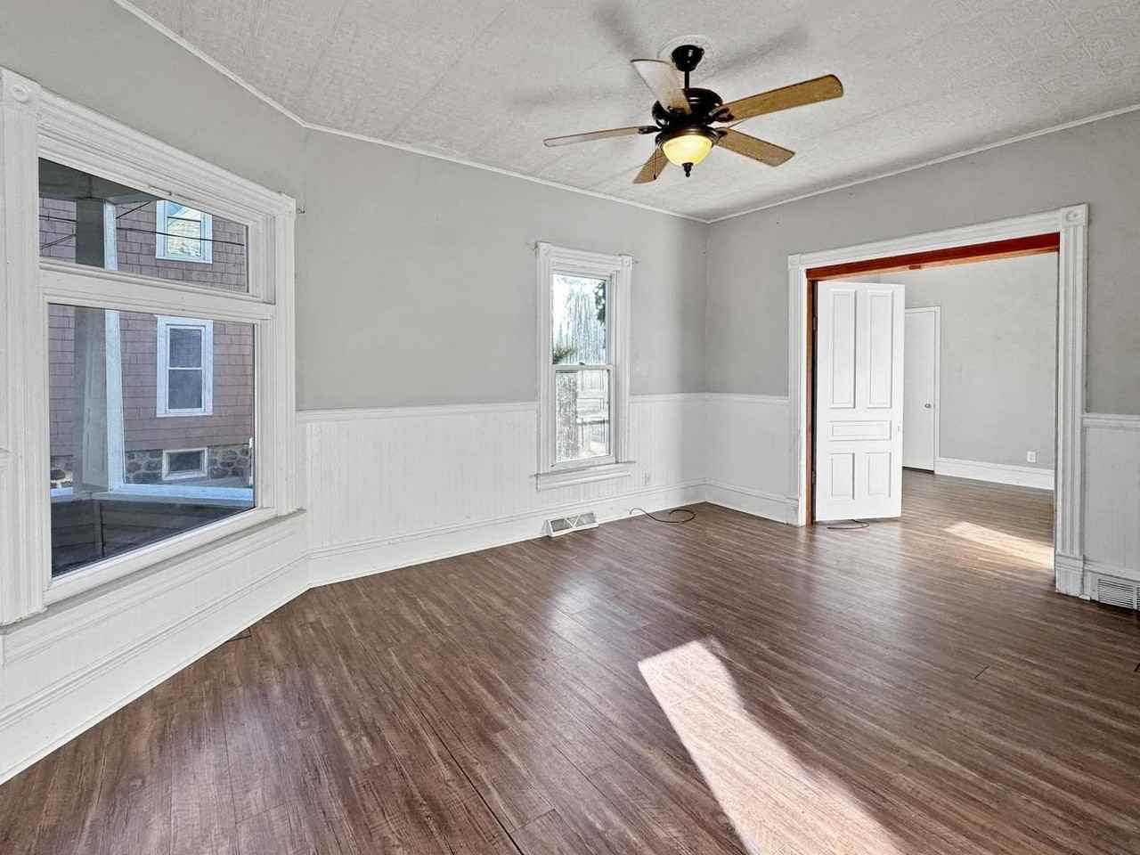 368 Garfield Ave - Photo 4 of 27