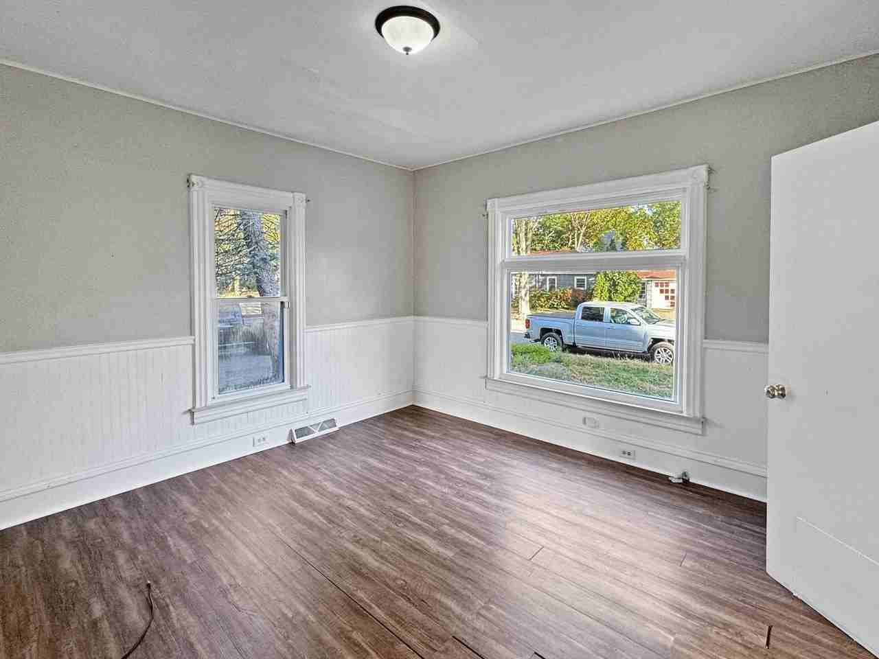368 Garfield Ave - Photo 7 of 27