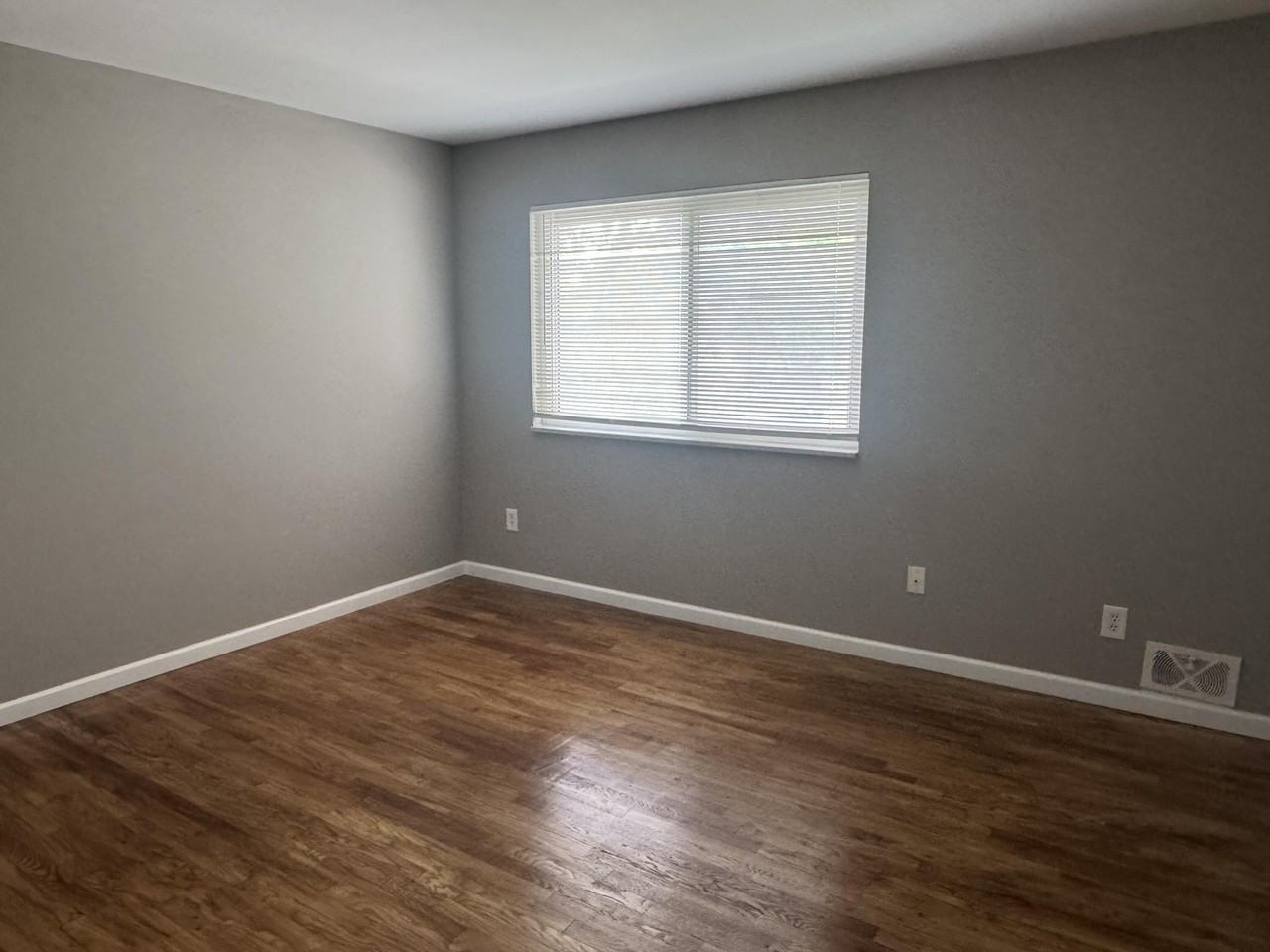 4859 Mansfield Ave #8H - Photo 5 of 14