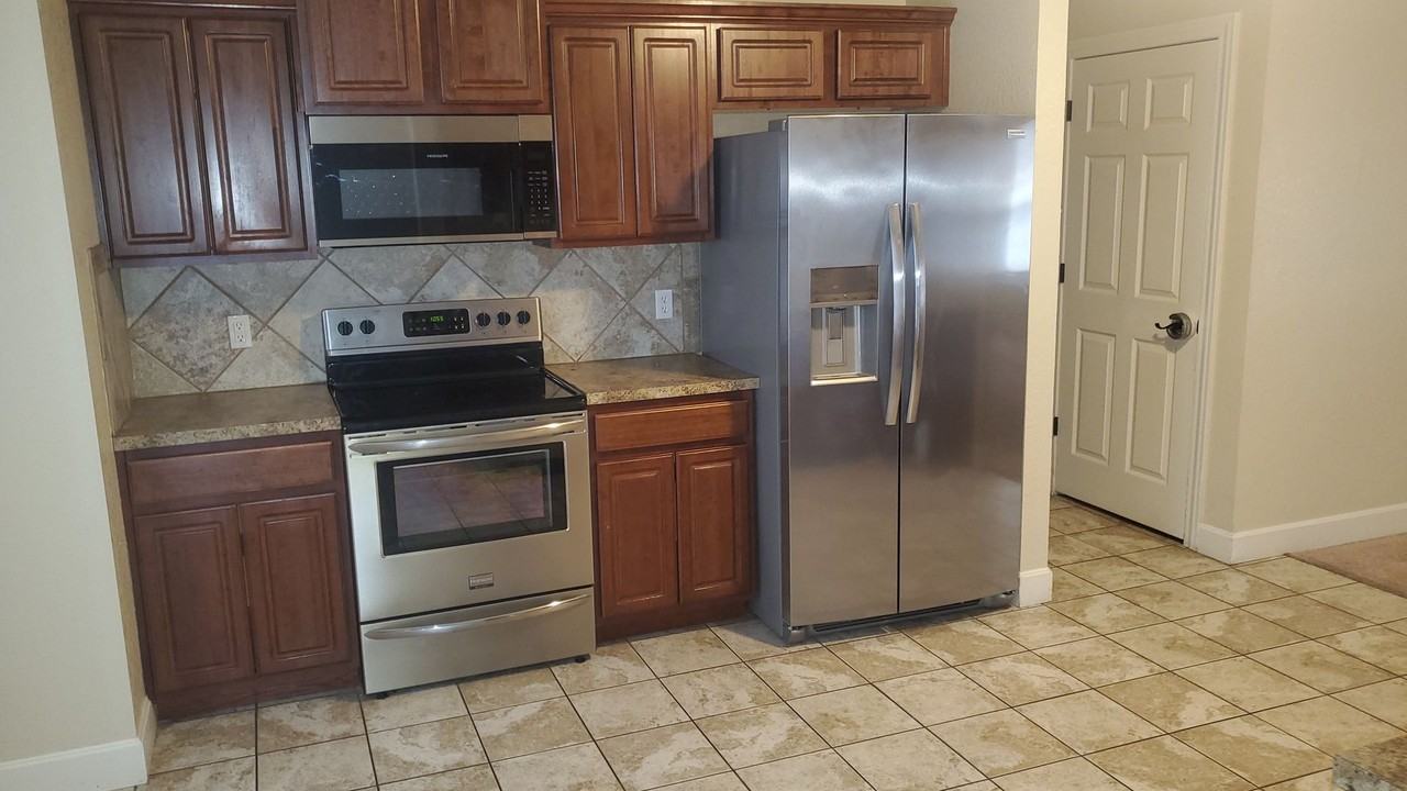8837 Marigold Ln - Photo 5 of 27