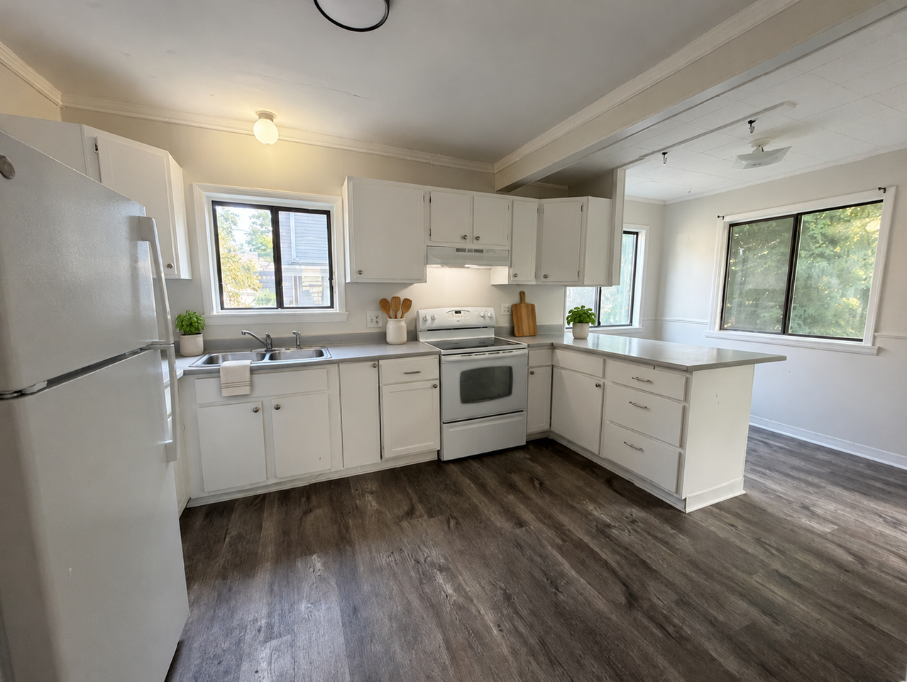 990 Emma Ave - Photo 4 of 13