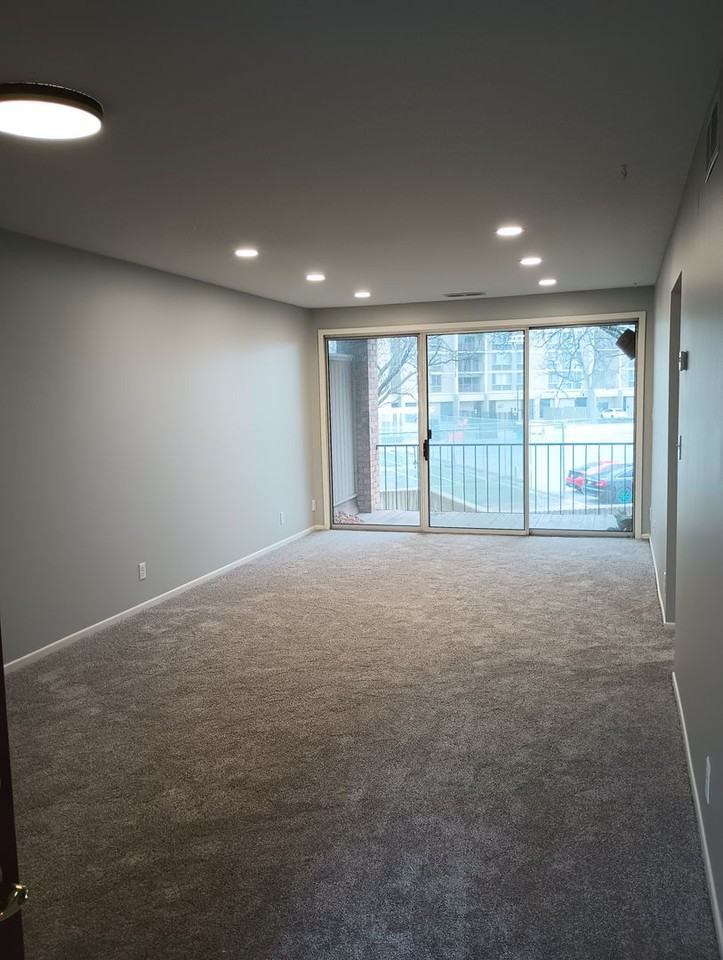 6328 Barrie Rd - Photo 3 of 9