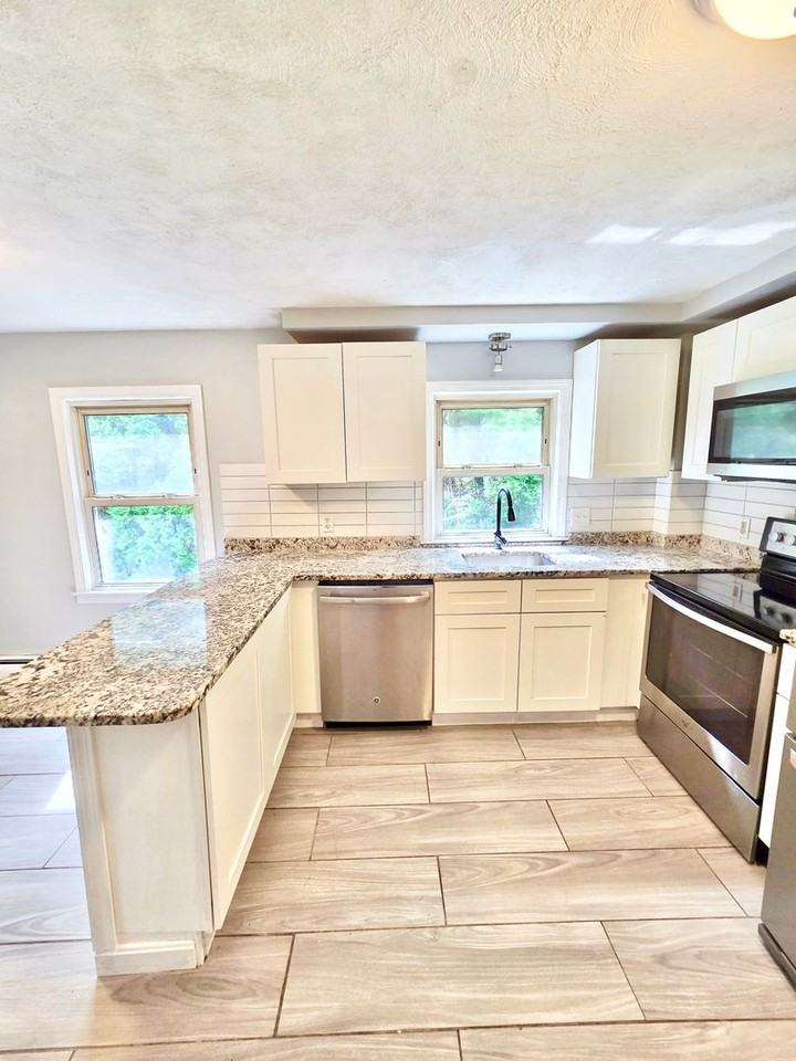 39 Standish Ave - Photo 2 of 23