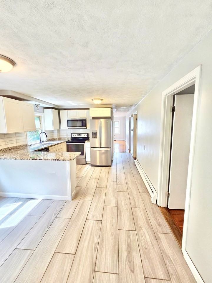 39 Standish Ave - Photo 4 of 23