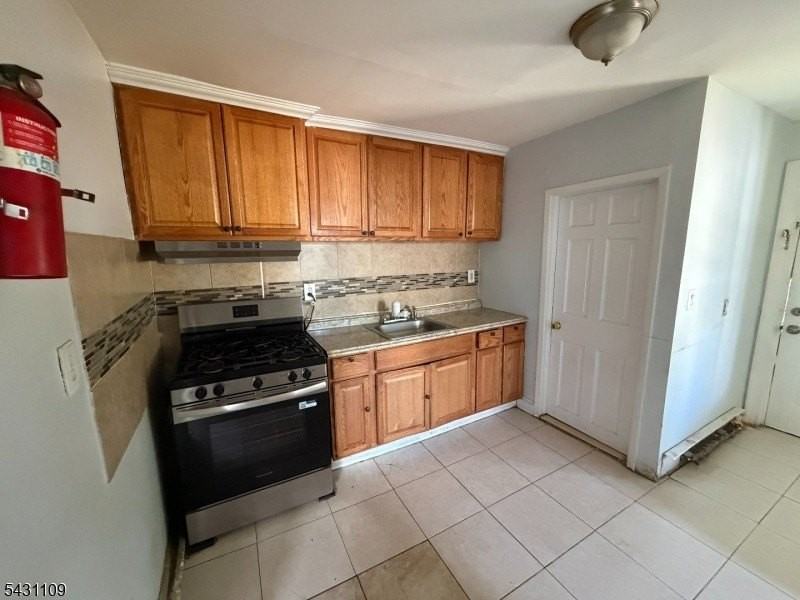325 Stebbins Pl #2 - Photo 3 of 6