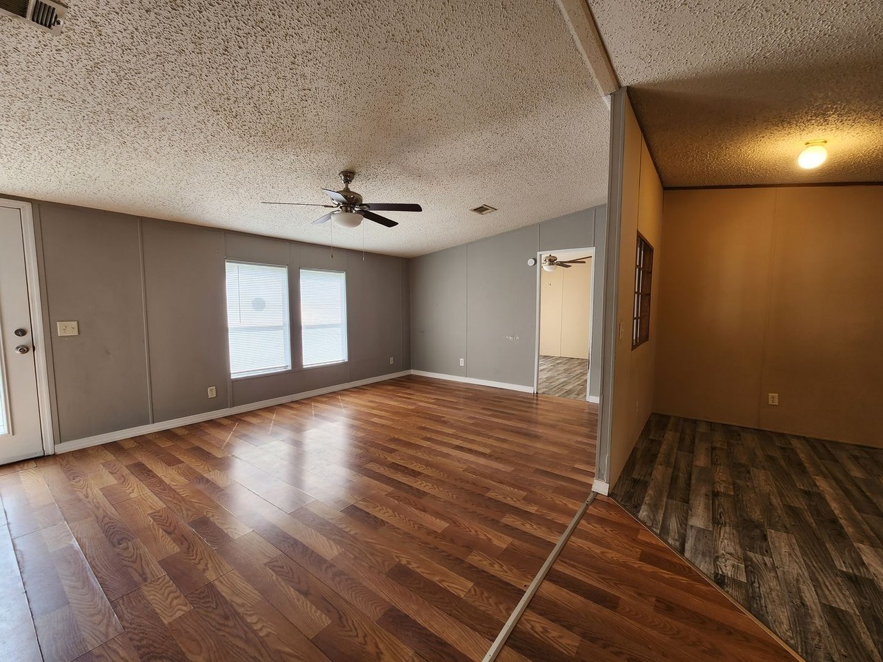 400 Sheila Ave - Photo 4 of 19