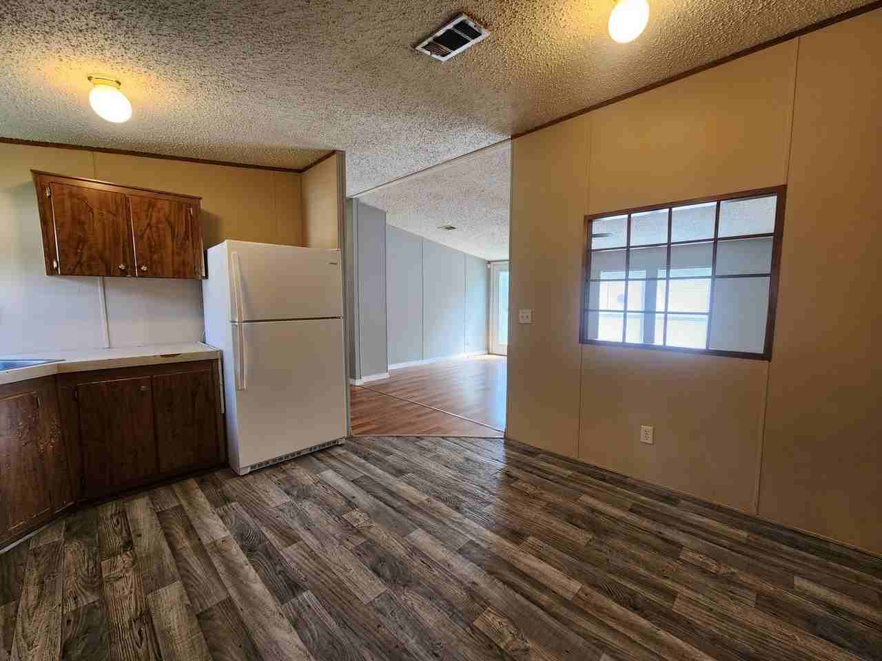 400 Sheila Ave - Photo 7 of 19