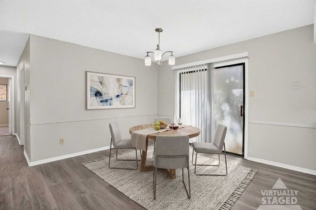 201 Robinhood Dr - Photo 2 of 11