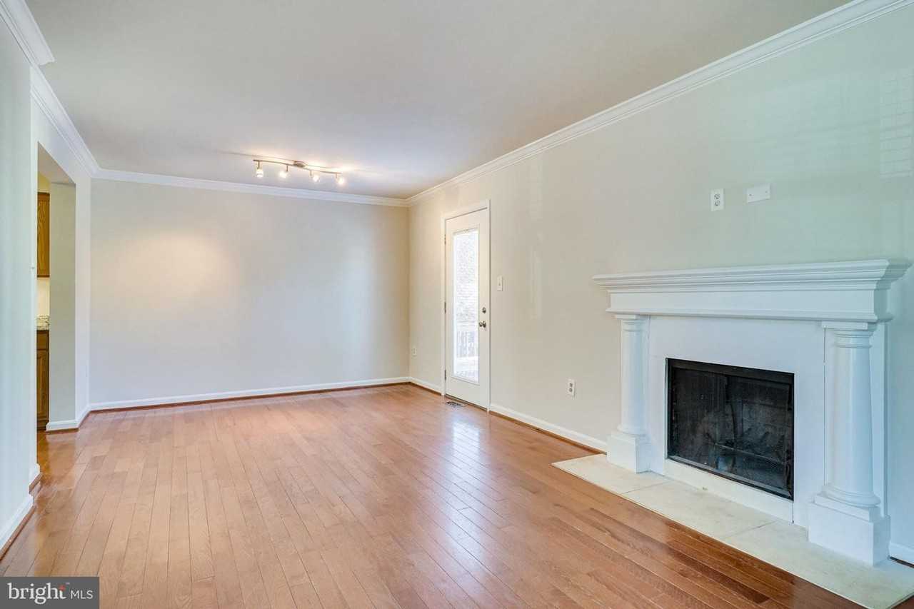 3000 Winter Pine Ct - Photo 3 of 50