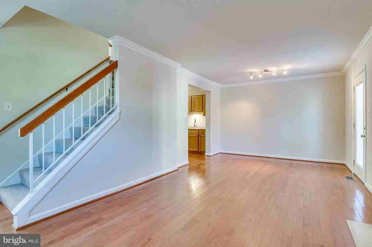 3000 Winter Pine Ct - Photo 5 of 50