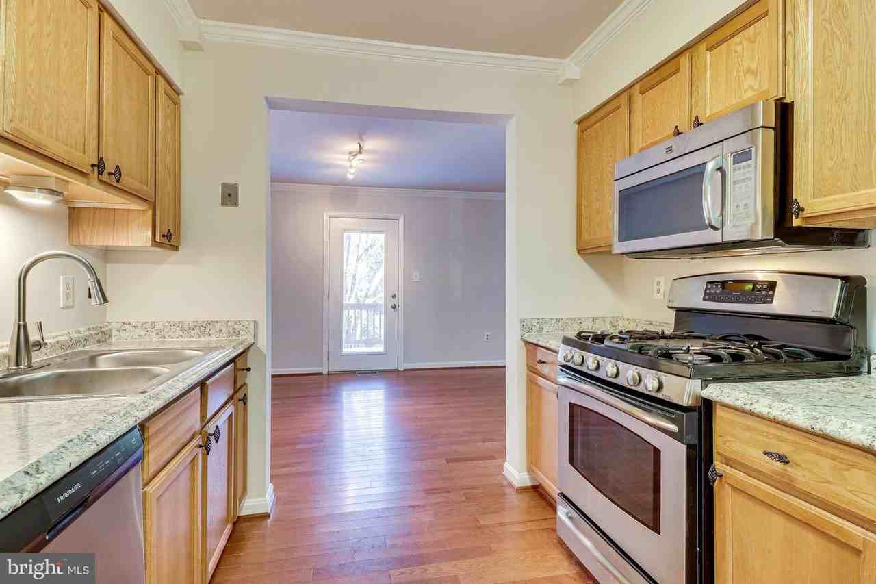 3000 Winter Pine Ct - Photo 6 of 50