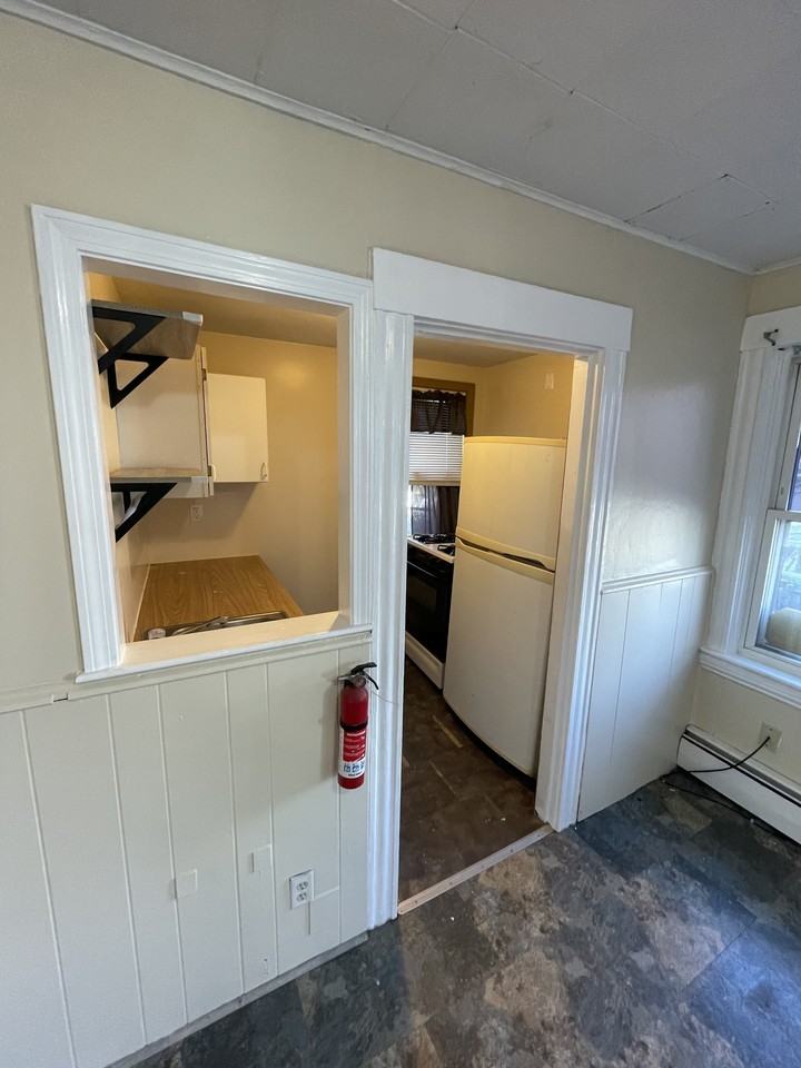 198 Park Ave #8 - Photo 4 of 8