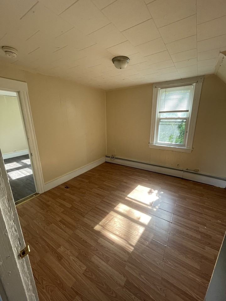 198 Park Ave #8 - Photo 6 of 8