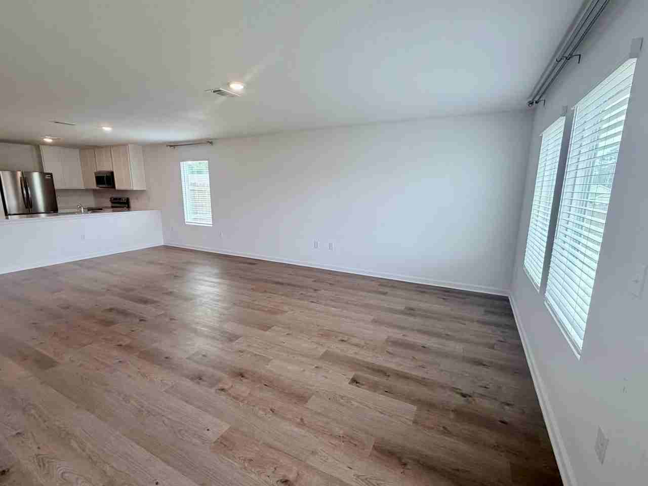 1021 Sandhills Ln - Photo 4 of 18