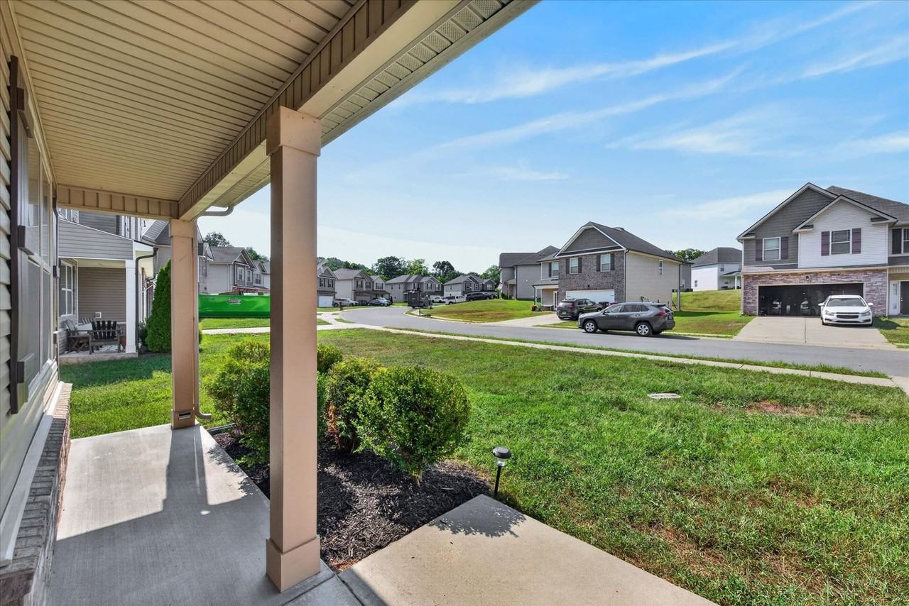 1196 Black Oak Cir - Photo 5 of 42