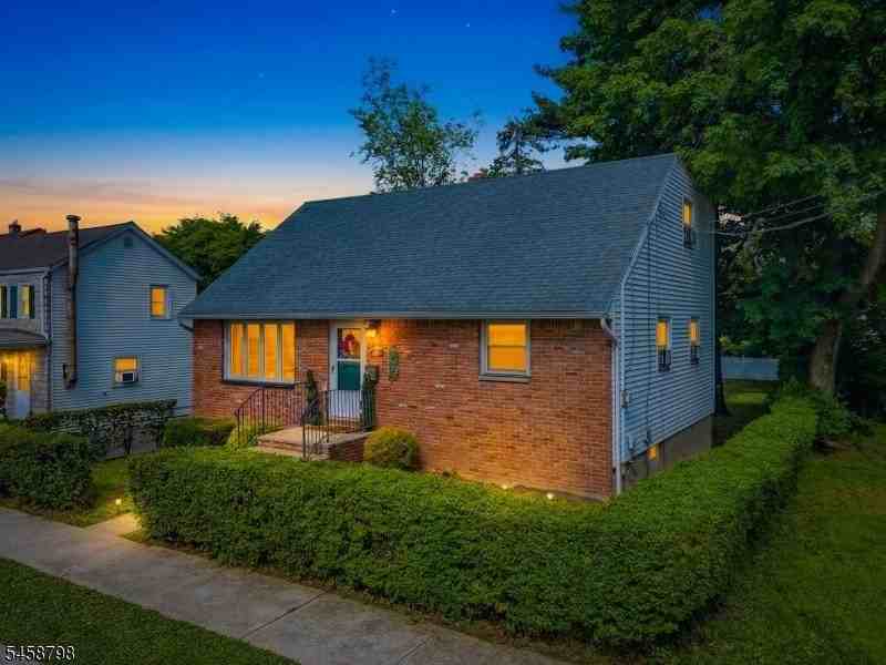 506 Green St - Photo 4 of 48