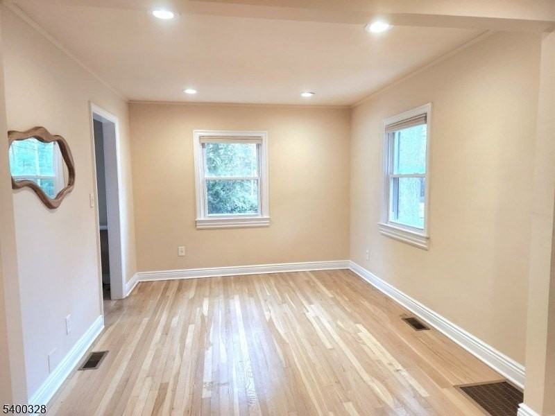 31 Sherman Ave - Photo 5 of 24