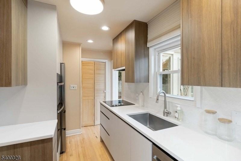 31 Sherman Ave - Photo 7 of 24