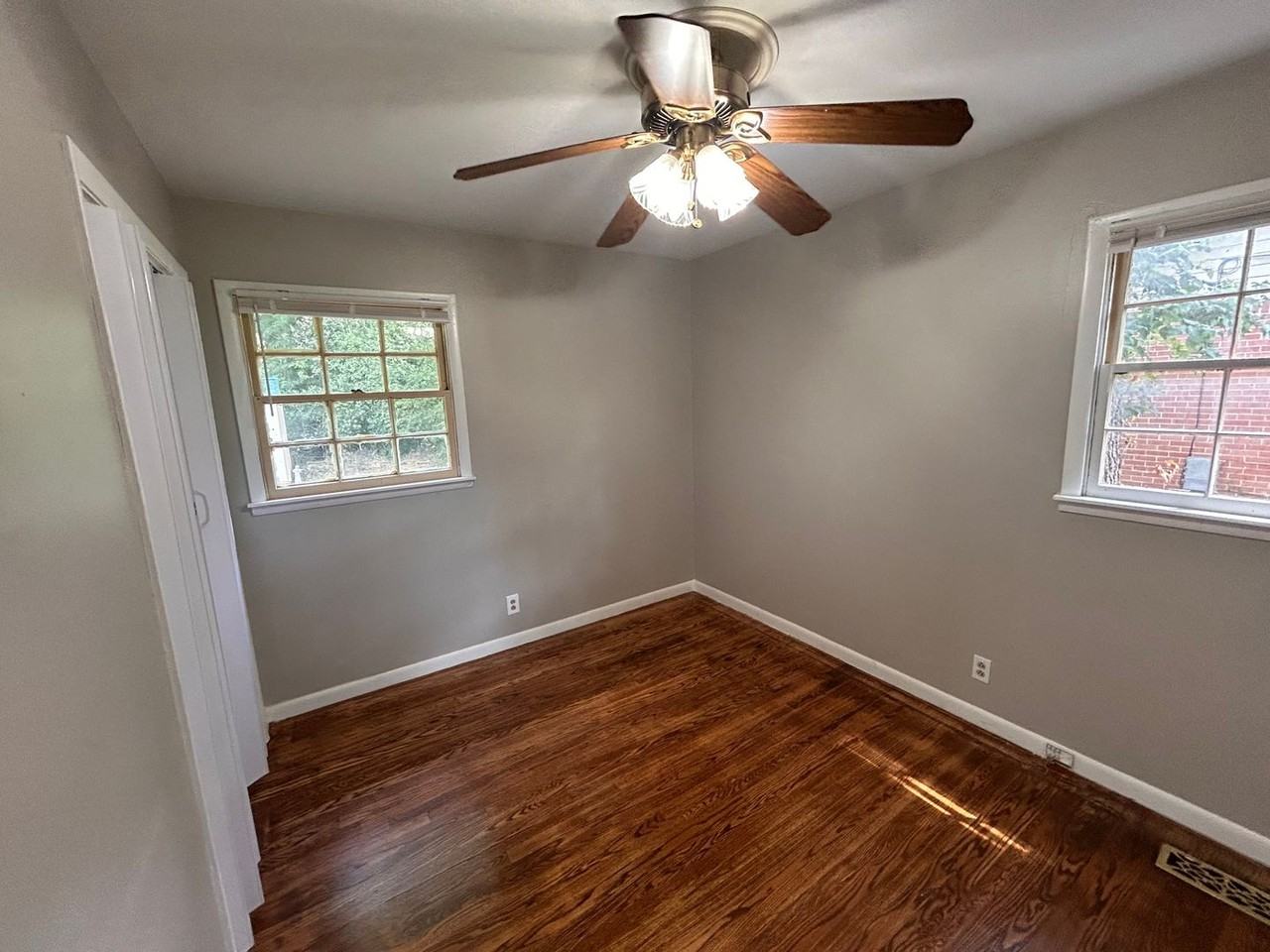 2207 Laverne Dr Nw - Photo 2 of 13