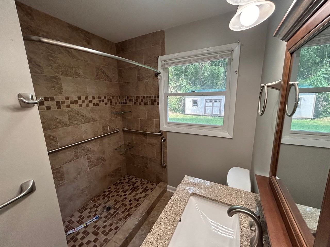 2207 Laverne Dr Nw - Photo 4 of 13
