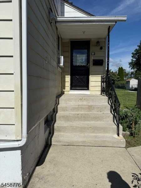 56 John Pl - Photo 3 of 12