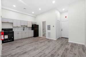 featured image of 90 Broadway #4