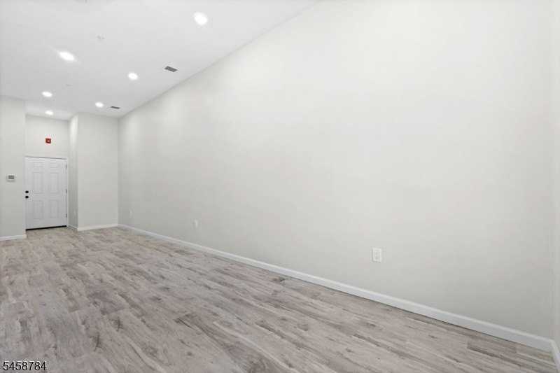 90 Broadway #4 - Photo 5 of 6