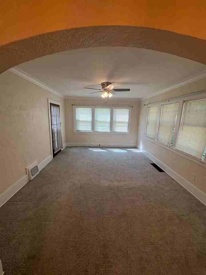 813 W Maywood Ave - Photo 4 of 20