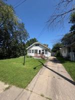 featured image of 813 W Maywood Ave