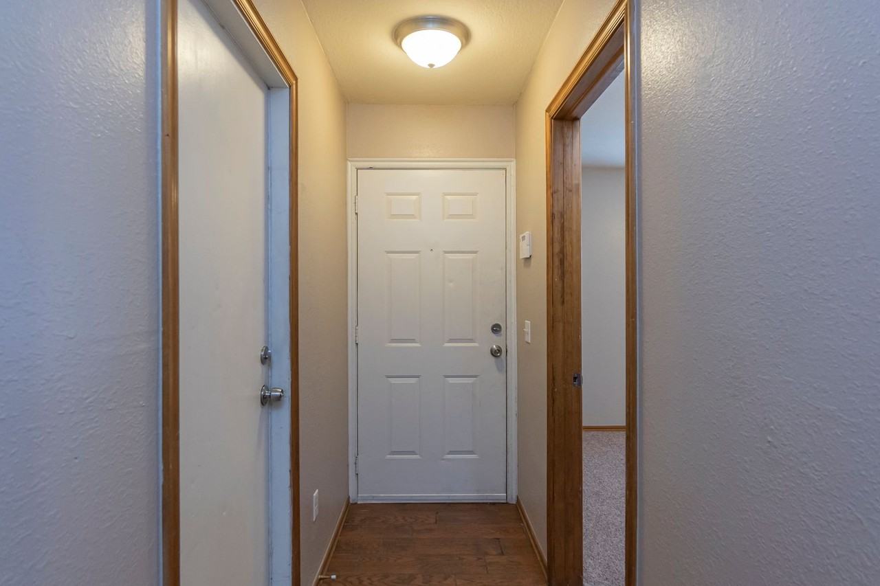810 Delmar Cir - Photo 7 of 32