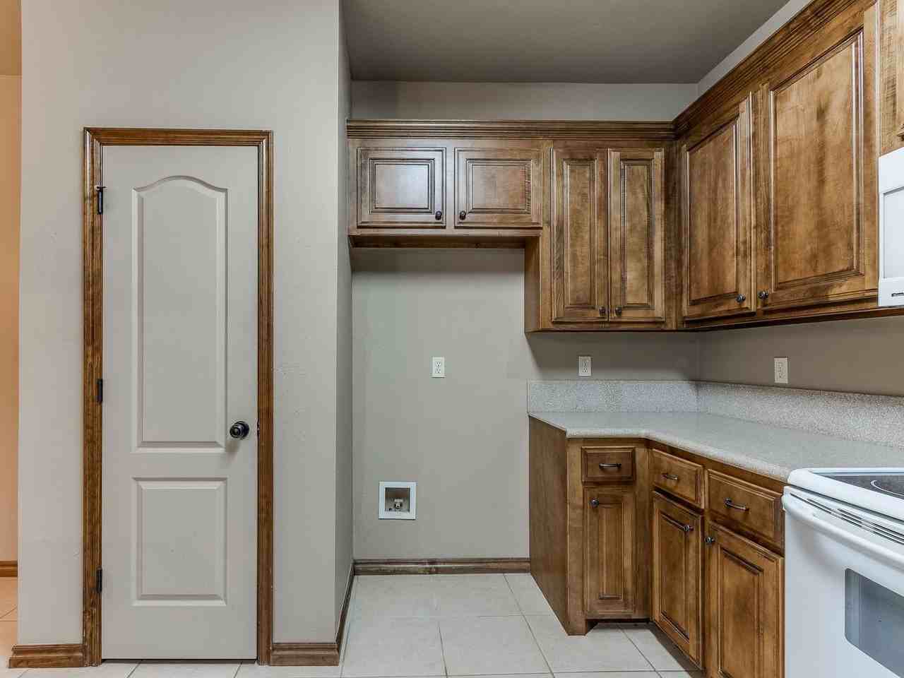 2409 Kyle Robert Ln - Photo 2 of 42