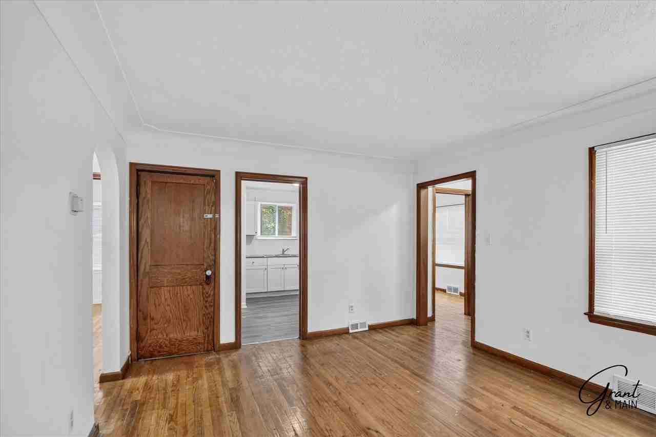 11431 Laing St - Photo 4 of 24