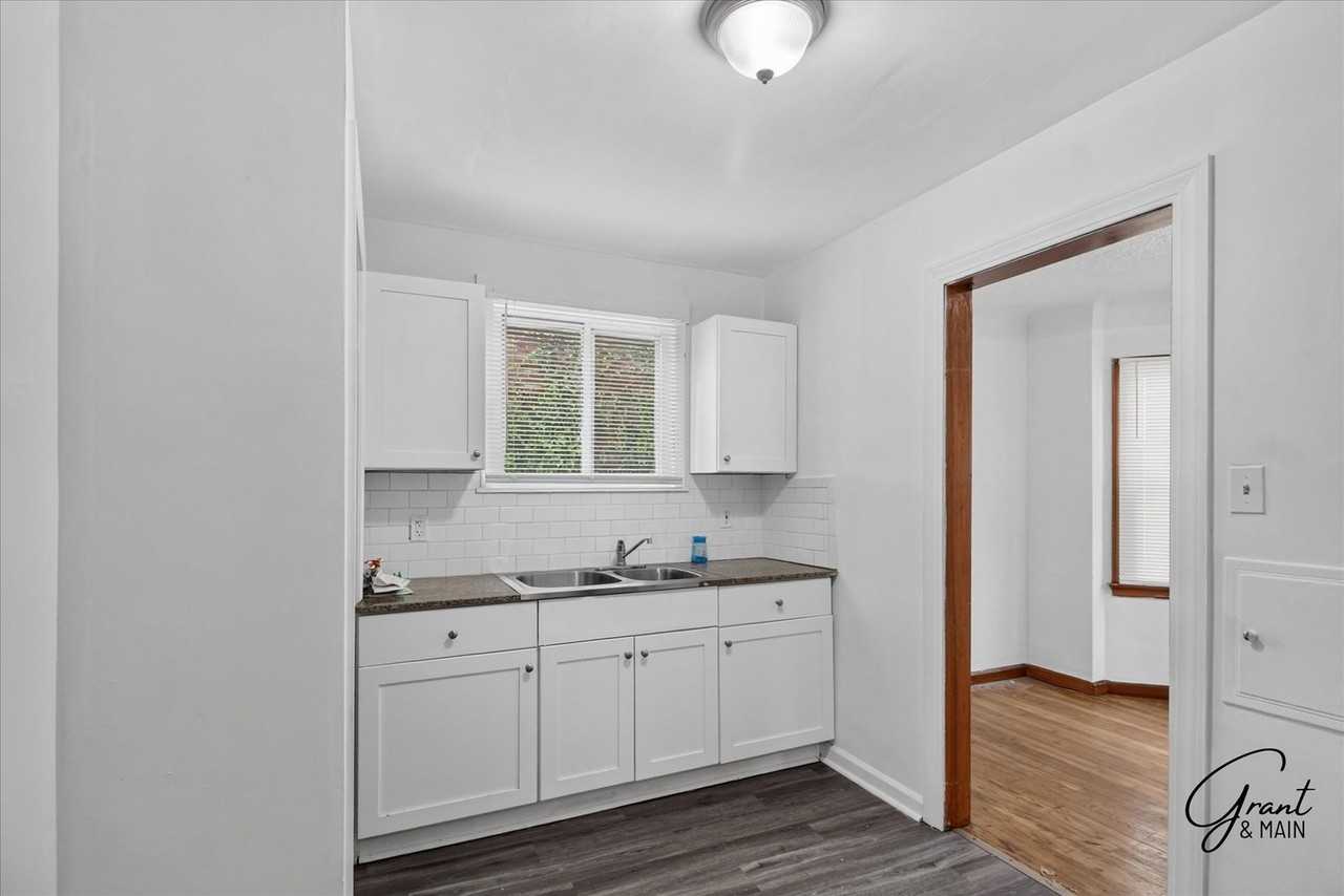 11431 Laing St - Photo 5 of 24